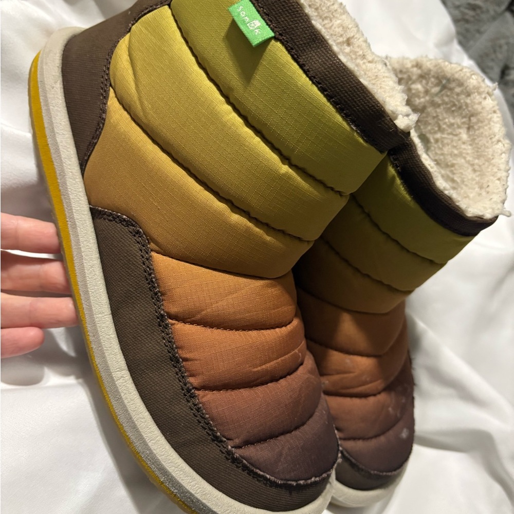 Sanuk Boots